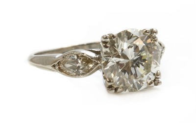 Lot 343 - A single stone diamond ring