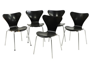Lot 146 - Five 'Series 7' chairs