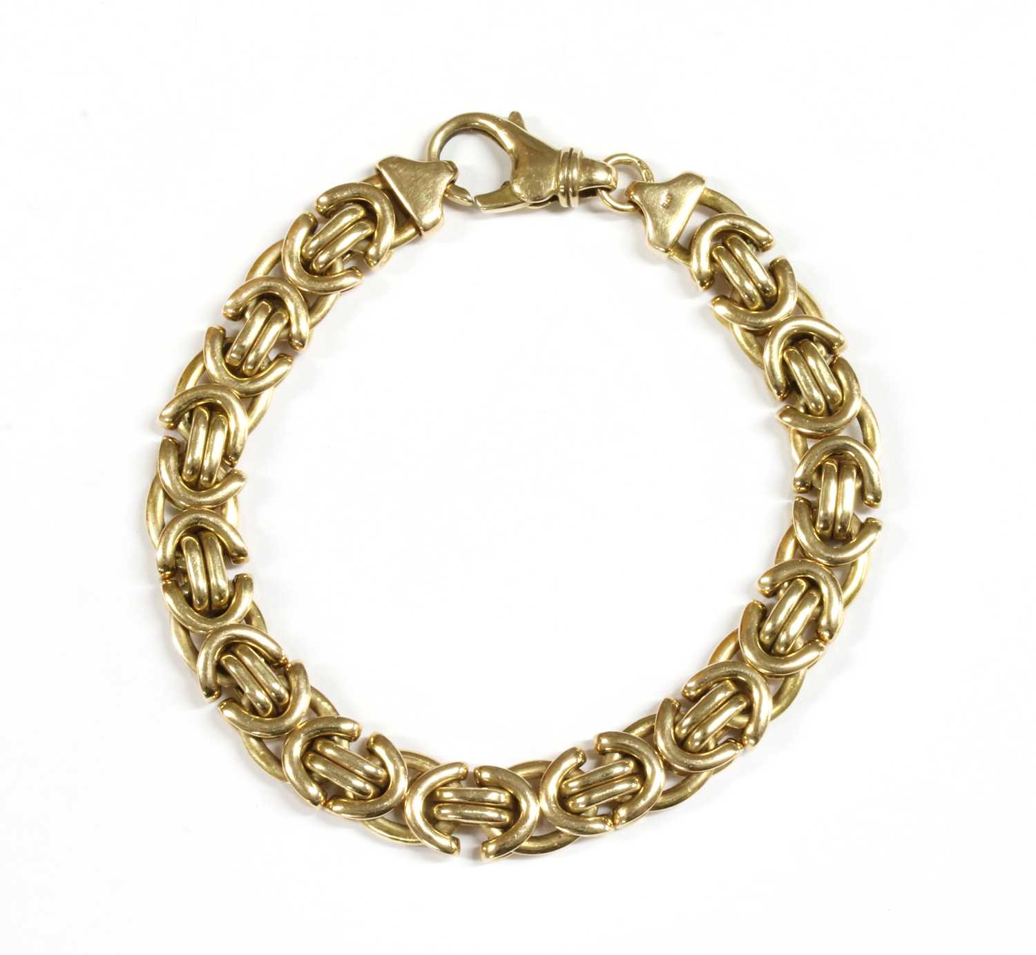 Lot 108 - A 9ct gold bracelet