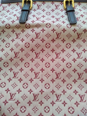 Lot 26 - A Louis Vuitton 'Françoise' cerise monogrammed canvas two-way handbag
