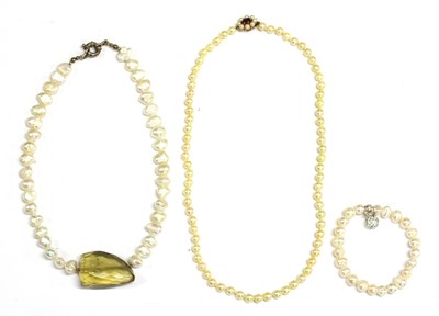 Lot 339 - A single row uniform cultured pearl necklace