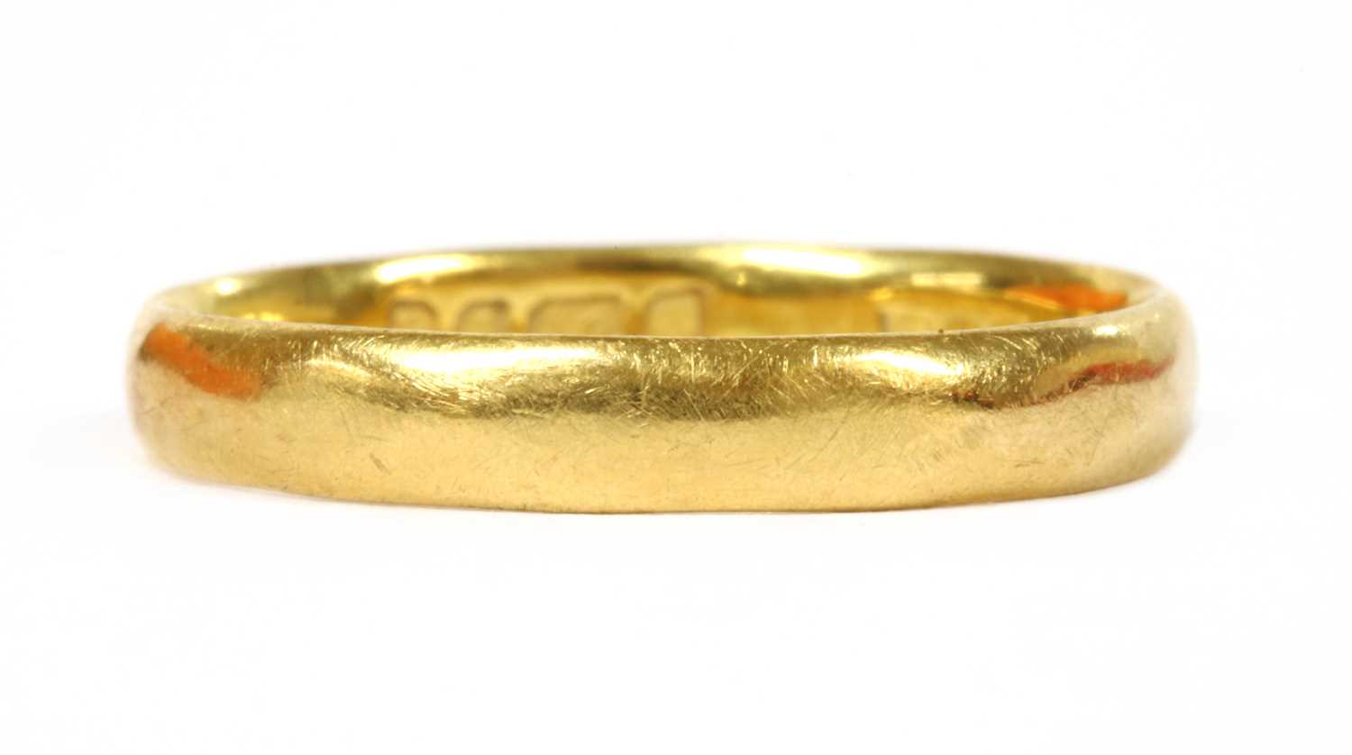 Lot 94 - A 22ct gold wedding ring