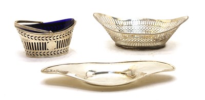 Lot 50 - A collection of silver items