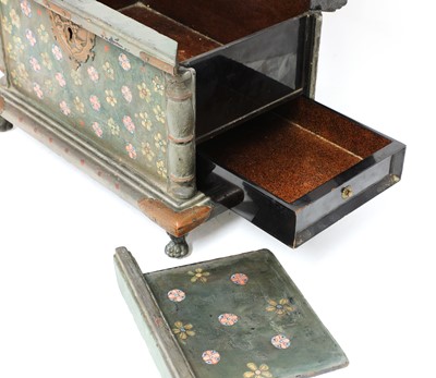 Lot 306 - A Japanese lacquered casket