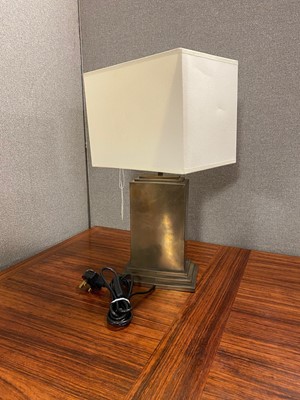 Lot 517 - A pair of David Hunt bronze table lamps