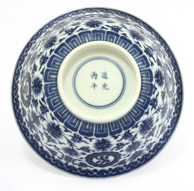 Lot 107 - A Chinese blue and white bowl