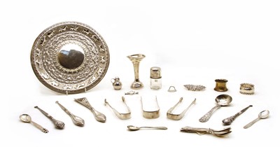 Lot 290 - A group of silver and white metal items