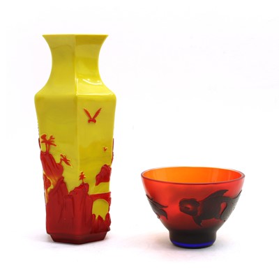 Lot 196 - Two Peking glass items