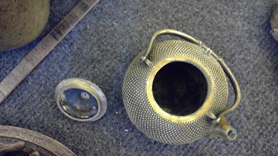 Lot 199 - Oriental metalwork items