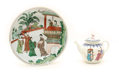 Lot 224 - A Chinese porcelain teapot