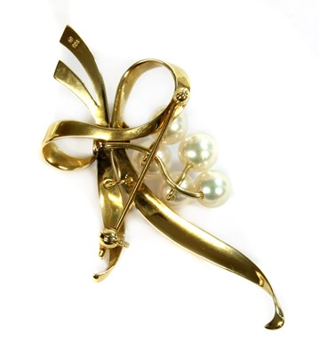 Lot 81 - A gold cultured pearl spray brooch by Mikimoto