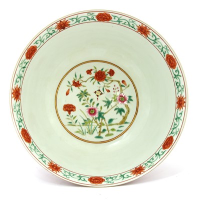 Lot 142 - A Chinese famille rose bowl