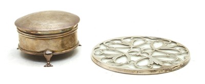 Lot 65 - A George V silver circular ring box