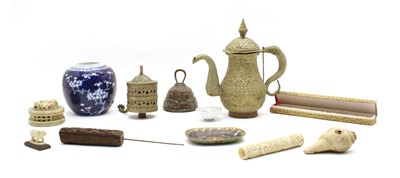 Lot 250 - A group of Asian collectibles