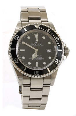 Lot 532 - A gentlemen's stainless steel Rolex 'Oyster Perpetual Sea Dweller' automatic bracelet watch