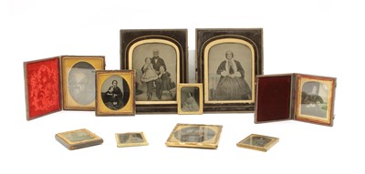 Lot 186 - 18 Victorian photographic portraits