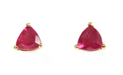 Lot 286 - A pair of gold single stone ruby stud earrings