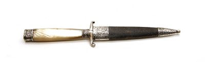 Lot 65 - An Indian (?) dagger