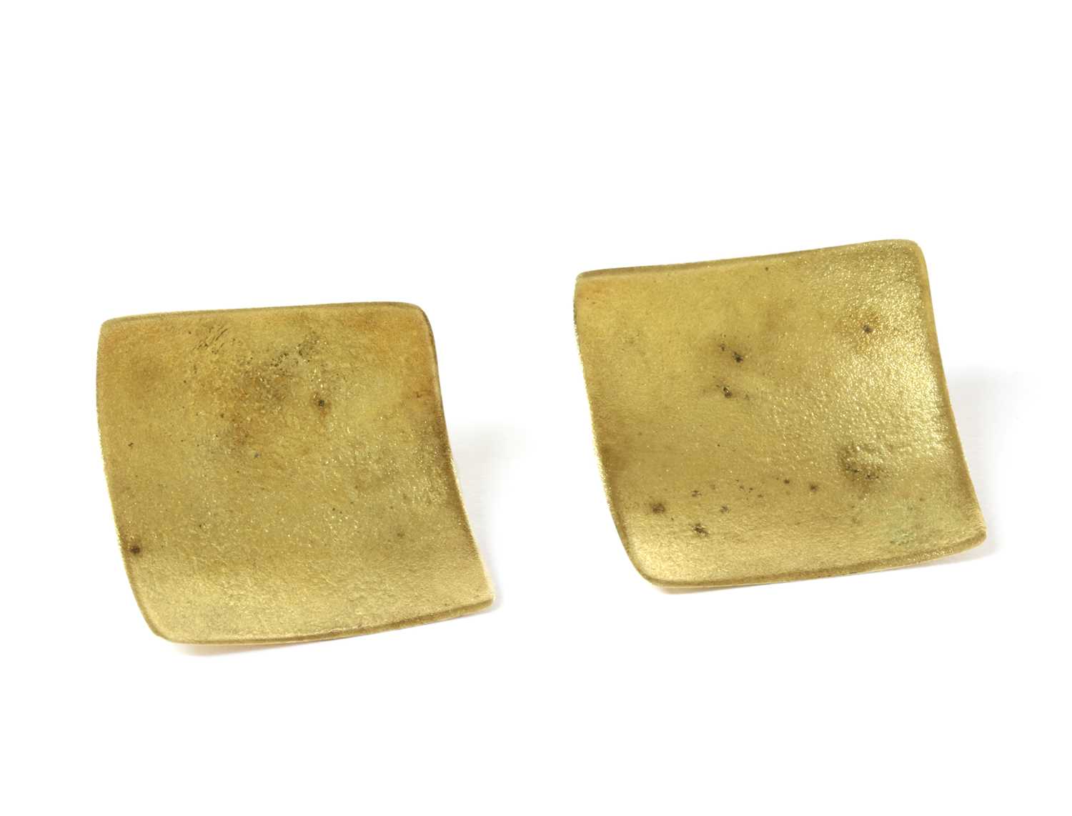Lot 75 - A pair of gold stud earrings