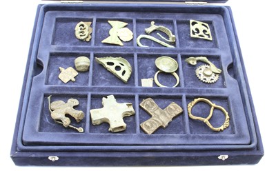 Lot 285 - Metal detector finds