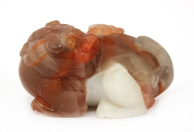 Lot 195 - A Chinese agate carving