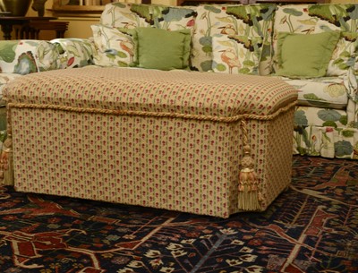 Lot 124 - A large upholstered ottoman