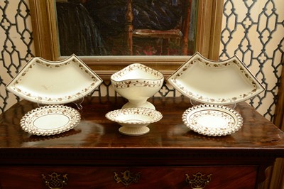 Lot 281 - A group of Neal & Windsor creamware items