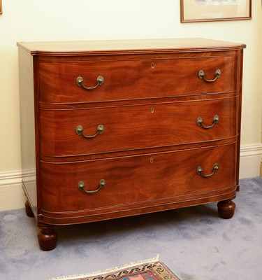 Lot 306 - A Victorian mahogany bow front chest of drawers