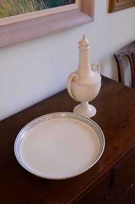 Lot 419 - A Wedgwood creamware urn