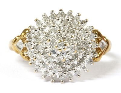 Lot 184 - A 9ct gold diamond cluster ring