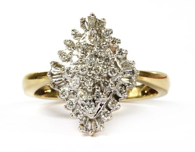 Lot 185 - A 9ct gold diamond cluster ring
