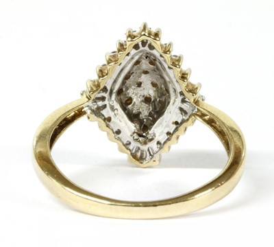 Lot 185 - A 9ct gold diamond cluster ring