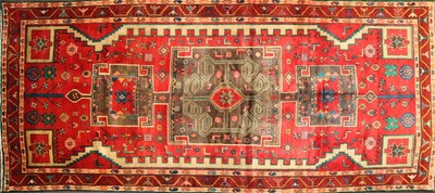 Lot 355 - A Hamadan rug