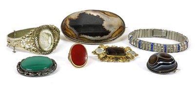Lot 412 - A quantity of jewellery