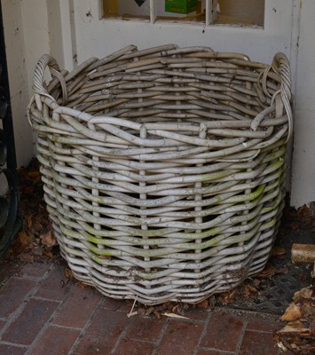 Lot 260 - A quantity of various baskets etc. to include