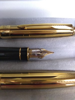 Lot 147 - A Parker Sonnet gold-plated pen set
