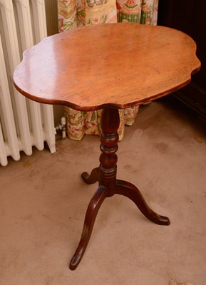 Lot 393 - A walnut occasional table
