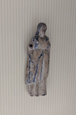 Lot 394 - A carved wooden figure of the Virgin Mary