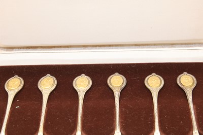 Lot 17 - The Sovereign Queen's spoon collection