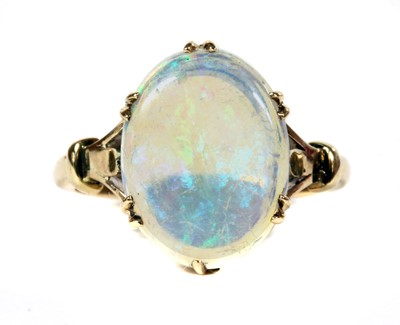 Lot 272 - A gold single stone opal ring
