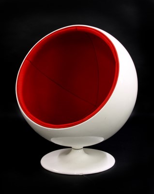 Lot 801 - A 1970's ball chair