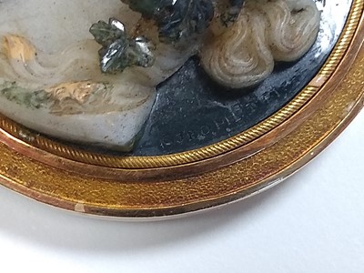 Lot 61 - A cased early 19th century Italian, circular hardstone cameo pendant