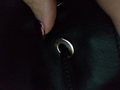 Lot 30 - A Gucci black leather shoulder bag