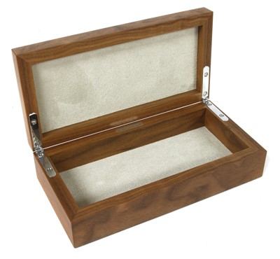 Lot 282 - A contemporary David Linley walnut 'Union Jack' jewellery box