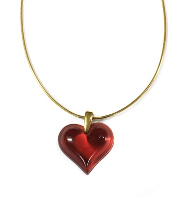 Lot 186 - A Lalique heart-shaped pendant