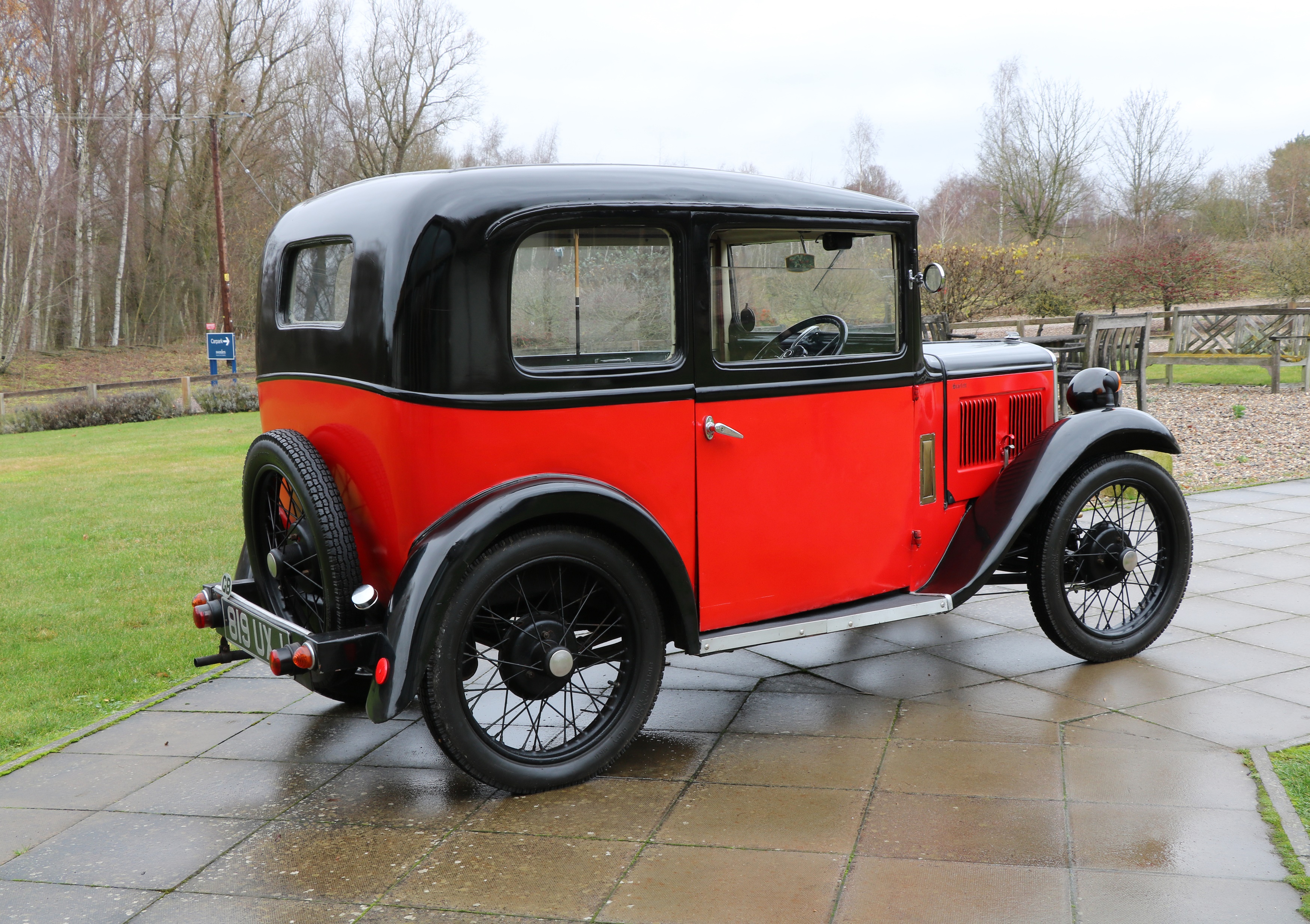 Modèle Réduit Austin 7 Saloon 1933 - Calibre N (1:160) - P&D Marsh X12 - Peint à La Main