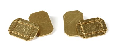 Lot 240 - A pair of gold chain link cufflinks