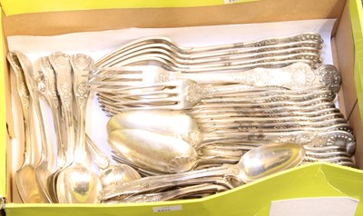 Lot 68 - A mixed canteen of Kings and Queens pattern silver flatware