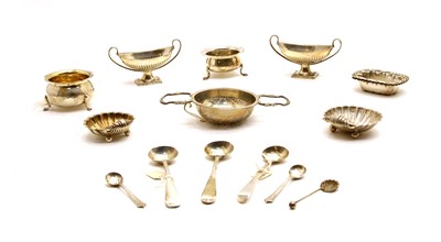 Lot 40 - A quantity of silver and plated items