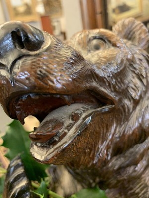 Lot 857 - A Black Forest standing bear